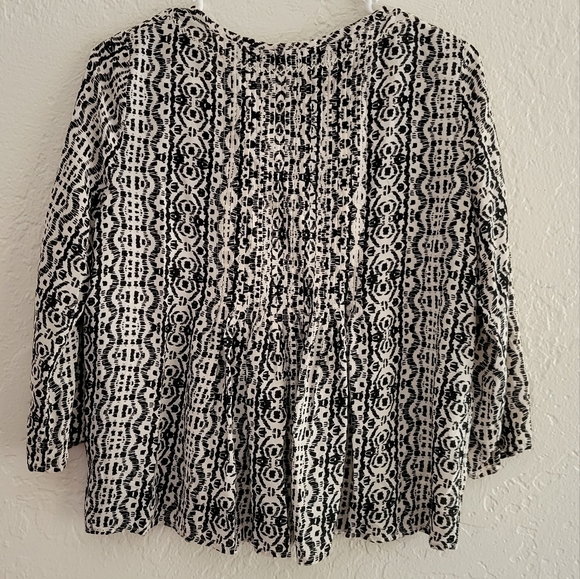 Vanessa Virginia Top Size Small - Picture 2 of 5